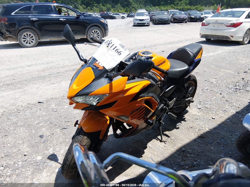 2025 Kawasaki Ninja VIN ML5EXEP11SDAF7504 IAAI salvage auction — REAR END, Salvage (Tennessee), sold $2,400 on 2026-07-21 (photo 2)