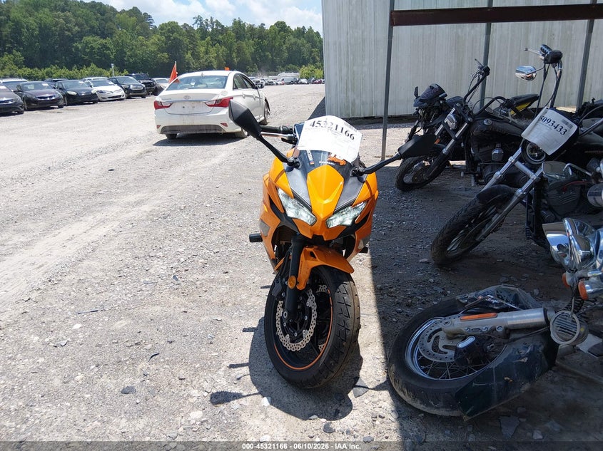 2025 Kawasaki Ninja VIN ML5EXEP11SDAF7504 IAAI salvage auction — REAR END, Salvage (Tennessee), sold $2,400 on 2026-07-21 (photo 5)