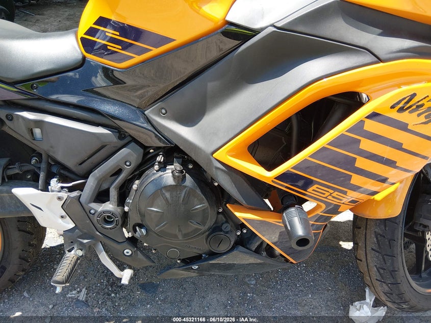 2025 Kawasaki Ninja VIN ML5EXEP11SDAF7504 IAAI salvage auction — REAR END, Salvage (Tennessee), sold $2,400 on 2026-07-21 (photo 8)