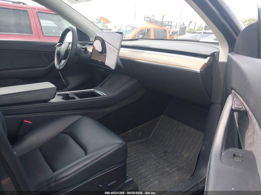 2022 Tesla Model y VIN 7SAYGAEE0NF377366 IAAI salvage auction — HAIL, Salvage (Ohio), sold $12,500 on 2026-07-21 (photo 5)