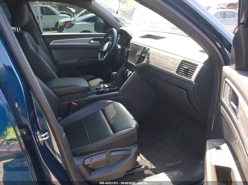 2022 Volkswagen Atlas cross sport VIN 1V2KE2CA7NC226549 IAAI salvage auction — UNKNOWN, Salvage Title - Dealer (California), sold $9,050 on 2026-07-22 (photo 5)