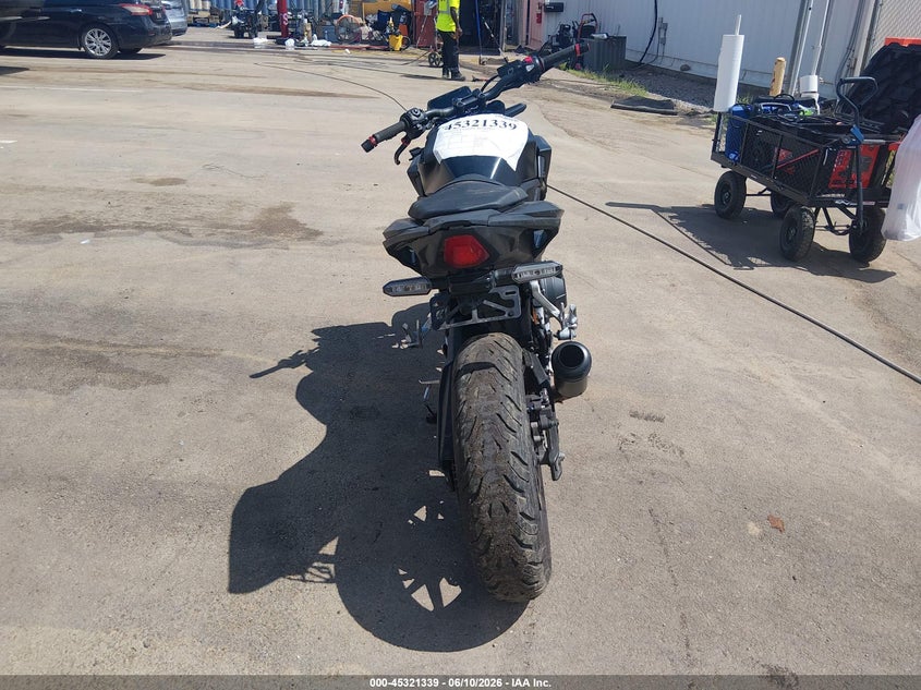 2024 Honda Cb VIN MLHPC7156R5000395 IAAI salvage auction — LEFT FRONT, Salvage Title, sold $375 on 2026-07-29 (photo 6)