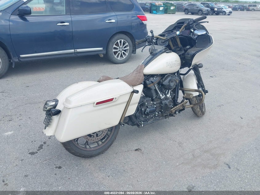 2023 Harley-davidson Road glide VIN 1HD1ACL14PB604428 IAAI salvage auction — SIDE, Salvage Title, sold $9,550 on 2026-07-22 (photo 4)
