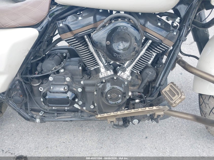2023 Harley-davidson Road glide VIN 1HD1ACL14PB604428 IAAI salvage auction — SIDE, Salvage Title, sold $9,550 on 2026-07-22 (photo 8)