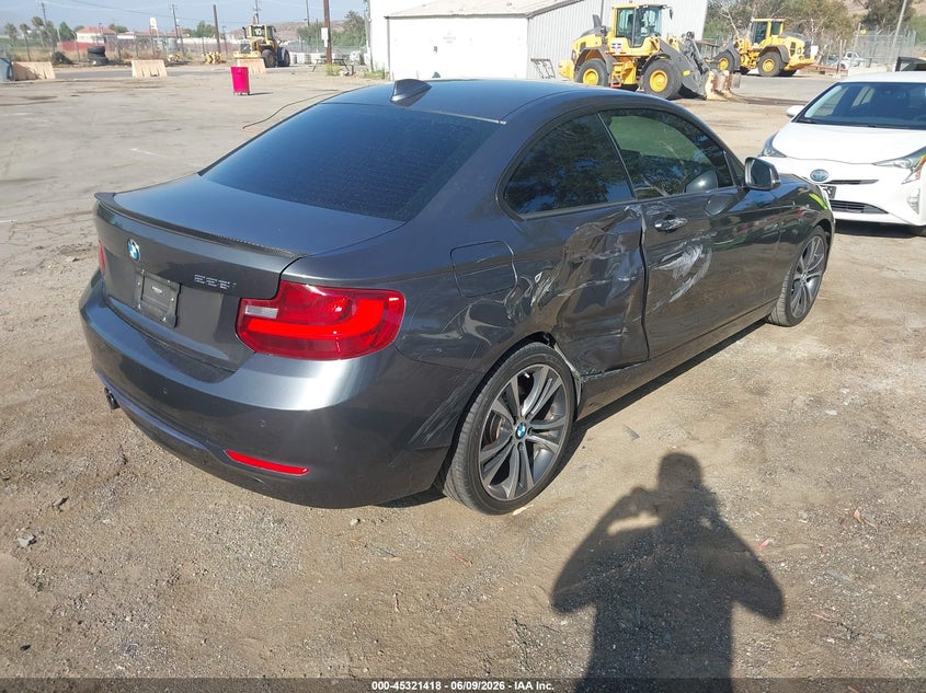 2016 BMW 2er VIN WBA1F9C53GV546610 IAAI salvage auction — RIGHT SIDE, Salvage (California), sold $2,950 on 2026-08-18 (photo 4)