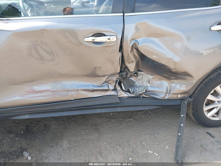 2018 Nissan Rogue VIN KNMAT2MV1JP617932 IAAI salvage auction — SIDE, Salvage Title, sold $2,100 on 2026-07-28 (photo 6)