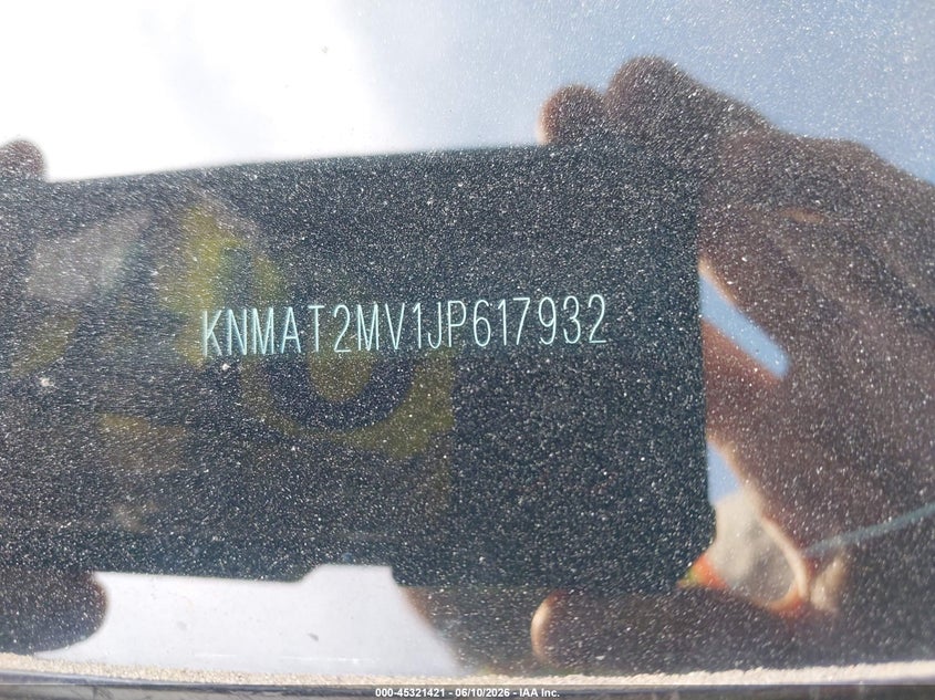 2018 Nissan Rogue VIN KNMAT2MV1JP617932 IAAI salvage auction — SIDE, Salvage Title, sold $2,100 on 2026-07-28 (photo 9)