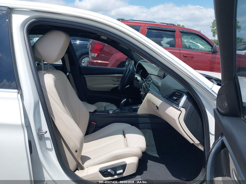 2016 BMW 3er VIN WBA8E3G5XGNU00469 IAAI salvage auction — FRONT END, Salvage Title, sold $3,150 on 2026-08-11 (photo 5)