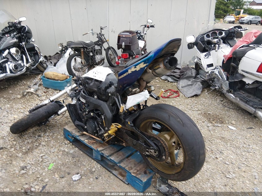 2006 Honda Cbr1000 VIN JH2SC57016M207203 IAAI salvage auction — ROLLOVER, Bill Of Sale Destruction Only - Salvage (Ohio), sold $275 on 2026-07-07 (photo 3)