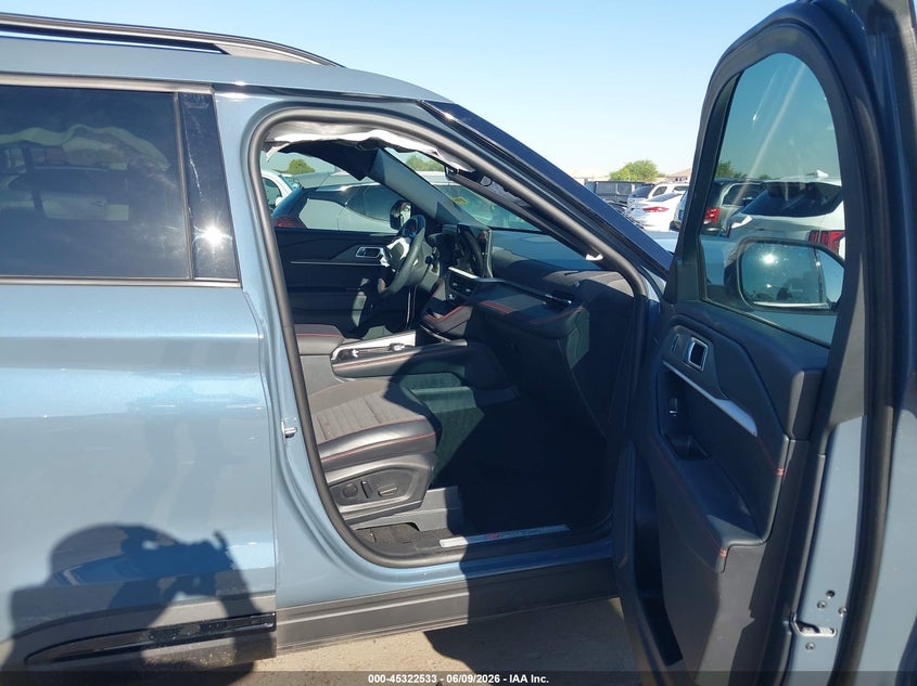 2025 Ford Explorer VIN 1FMUK7KH5SGD10030 IAAI salvage auction — LEFT SIDE, Salvage Title, sold $9,550 on 2026-07-28 (photo 5)