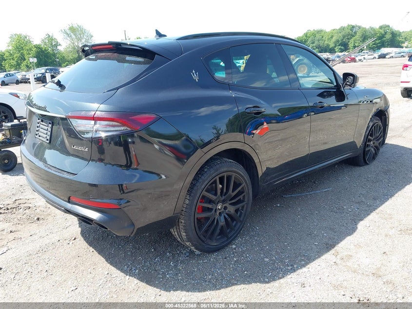 2022 Maserati Levante VIN ZN661XUA6NX396399 IAAI salvage auction — SIDE, Salvage (New Jersey), sold $11,900 on 2026-07-25 (photo 4)