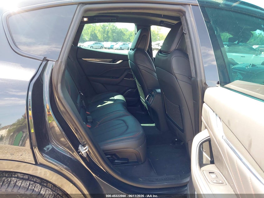 2022 Maserati Levante VIN ZN661XUA6NX396399 IAAI salvage auction — SIDE, Salvage (New Jersey), sold $11,900 on 2026-07-25 (photo 8)