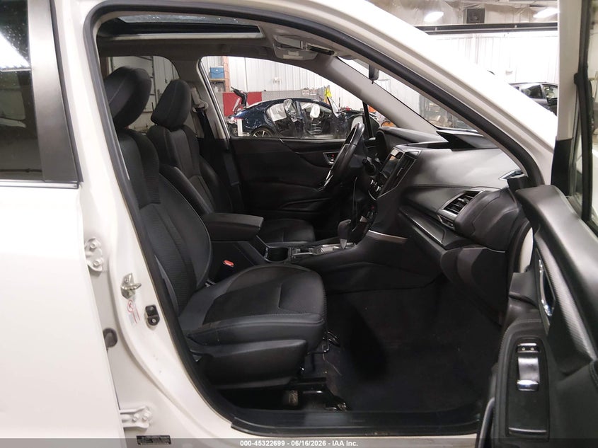 2019 Subaru Forester VIN JF2SKAEC0KH486651 IAAI salvage auction — HAIL, Wait Title, sold $8,850 on 2026-09-01 (photo 5)