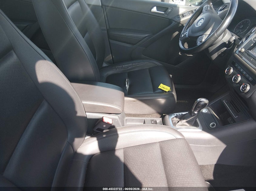 2016 Volkswagen Tiguan VIN WVGAV7AX9GW519481 IAAI salvage auction — NORMAL WEAR, Clear (Pennsylvania), sold $1,625 on 2026-07-06 (photo 5)