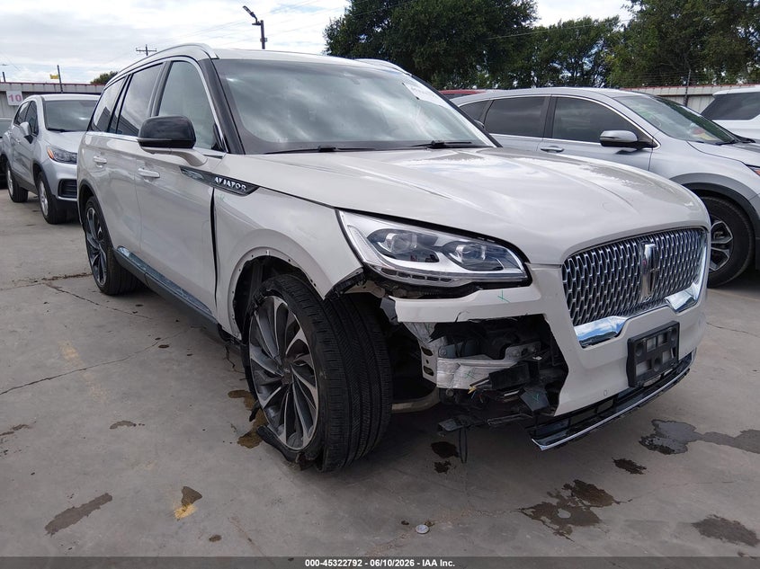 2023 Lincoln Aviator VIN 5LM5J7WC0PGL00712 — IAAI salvage auction photo