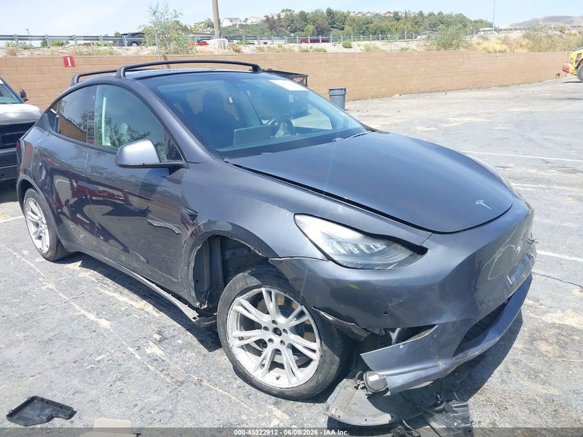 2021 Tesla Model y VIN 5YJYGDEE4MF082218 IAAI salvage auction — RIGHT FRONT, Salvage Title, sold $7,500 on 2026-07-23 (photo 1)