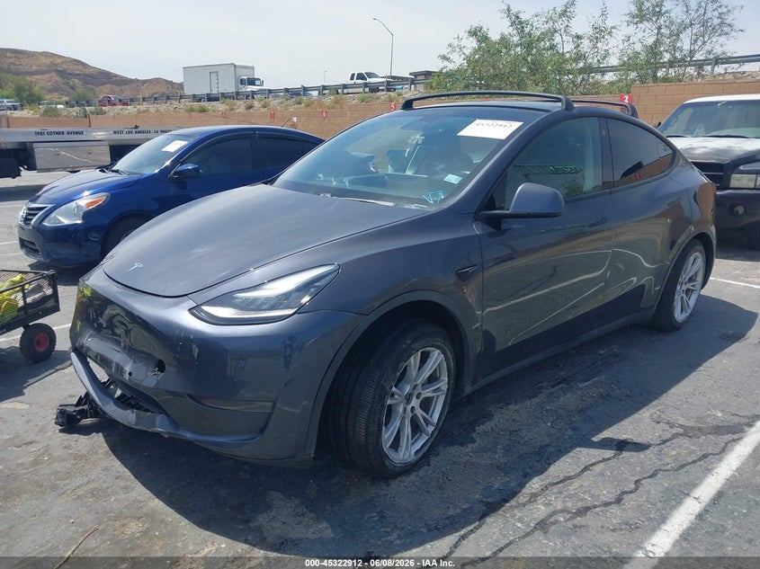 2021 Tesla Model y VIN 5YJYGDEE4MF082218 IAAI salvage auction — RIGHT FRONT, Salvage Title, sold $7,500 on 2026-07-23 (photo 2)