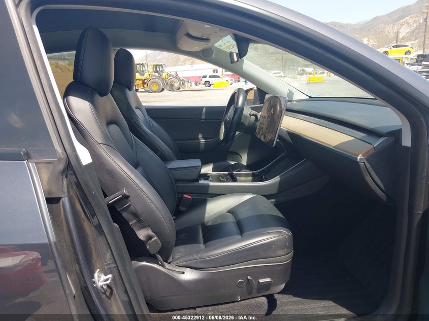 2021 Tesla Model y VIN 5YJYGDEE4MF082218 IAAI salvage auction — RIGHT FRONT, Salvage Title, sold $7,500 on 2026-07-23 (photo 5)