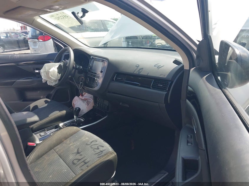 2019 Mitsubishi Outlander VIN JA4AD2A39KZ047663 IAAI salvage auction — FRONT END, Salvage Title, sold $3,100 on 2026-07-09 (photo 5)