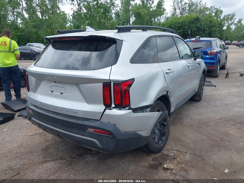 2022 Kia Sorento VIN 5XYRLDLC1NG146534 IAAI salvage auction — SIDE, Salvage Title, sold $7,300 on 2026-07-09 (photo 4)