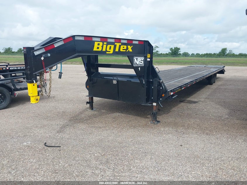 2025 Big tex trailer co inc Gooseneck flatbed VIN 16V3F4820S6410567 IAAI salvage auction — ALL OVER, Salvage (Texas), sold $6,500 on 2026-09-02 (photo 2)