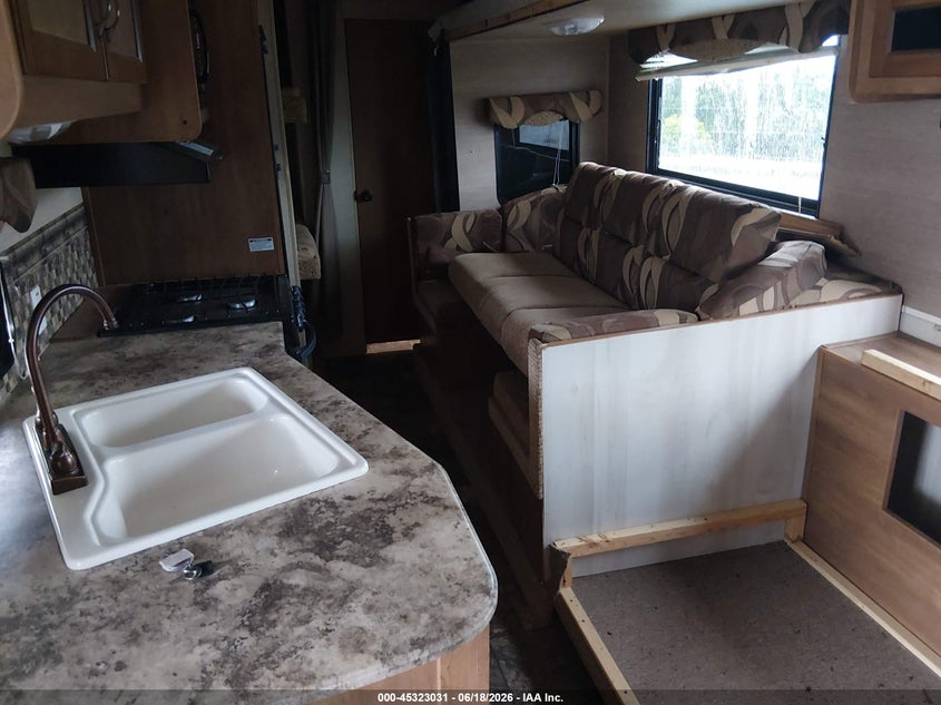 2015 Forest river Coachmen catalina VIN 5ZT2CASB9FA019524 IAAI salvage auction — SIDE, Salvage (West Virginia), sold $100 on 2026-07-30 (photo 8)