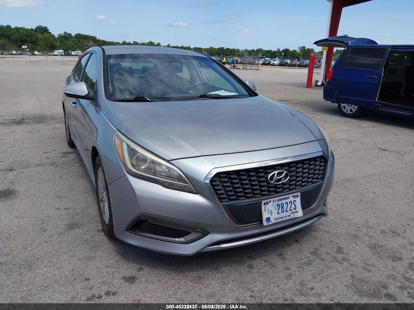 2016 Hyundai Sonata hybrid VIN KMHE24L19GA039097 — IAAI salvage auction photo