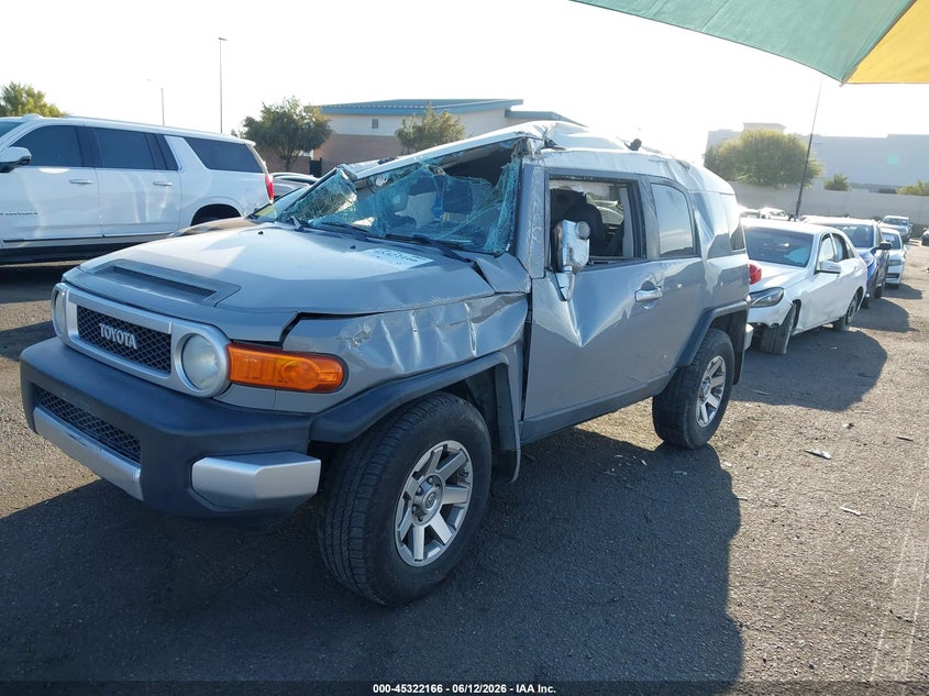 2014 Toyota Fj cruiser VIN JTEZU4BFXEK013785 IAAI salvage auction — ROLLOVER, Salvage Title, sold $5,500 on 2026-08-14 (photo 2)