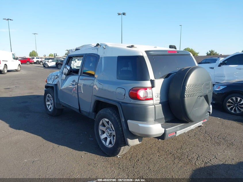 2014 Toyota Fj cruiser VIN JTEZU4BFXEK013785 IAAI salvage auction — ROLLOVER, Salvage Title, sold $5,500 on 2026-08-14 (photo 3)