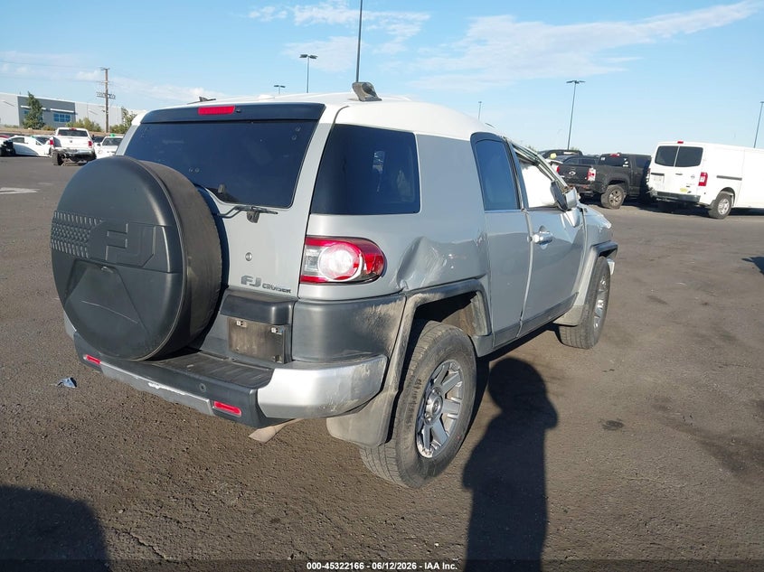 2014 Toyota Fj cruiser VIN JTEZU4BFXEK013785 IAAI salvage auction — ROLLOVER, Salvage Title, sold $5,500 on 2026-08-14 (photo 4)
