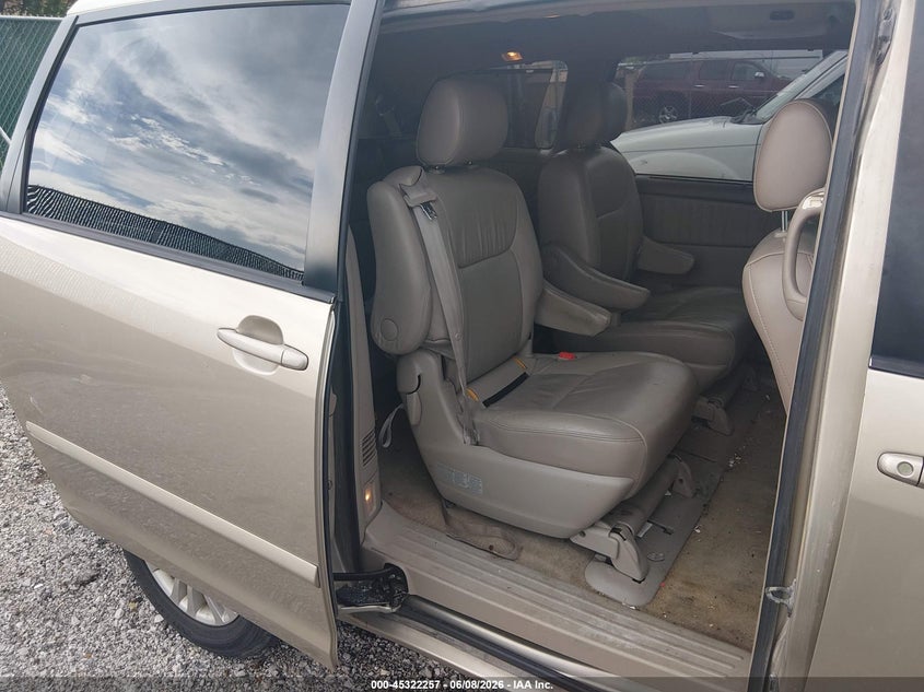 2008 Toyota Sienna VIN 5TDZK22CX8S223188 IAAI salvage auction — FRONT END, Salvage (Kentucky), sold $275 on 2026-07-15 (photo 8)