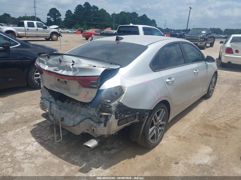 2020 Kia Forte VIN 3KPF54ADXLE211318 IAAI salvage auction — REAR END, Salvage Title, sold $4,000 on 2026-08-27 (photo 4)