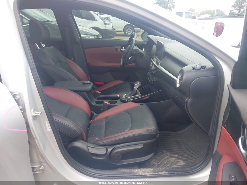 2020 Kia Forte VIN 3KPF54ADXLE211318 IAAI salvage auction — REAR END, Salvage Title, sold $4,000 on 2026-08-27 (photo 5)