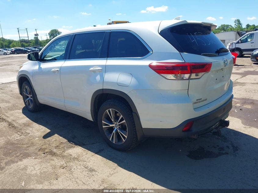 2017 Toyota Highlander VIN 5TDBZRFH5HS466743 IAAI salvage auction — RIGHT SIDE, Salvage (Indiana), sold $6,050 on 2026-07-14 (photo 3)