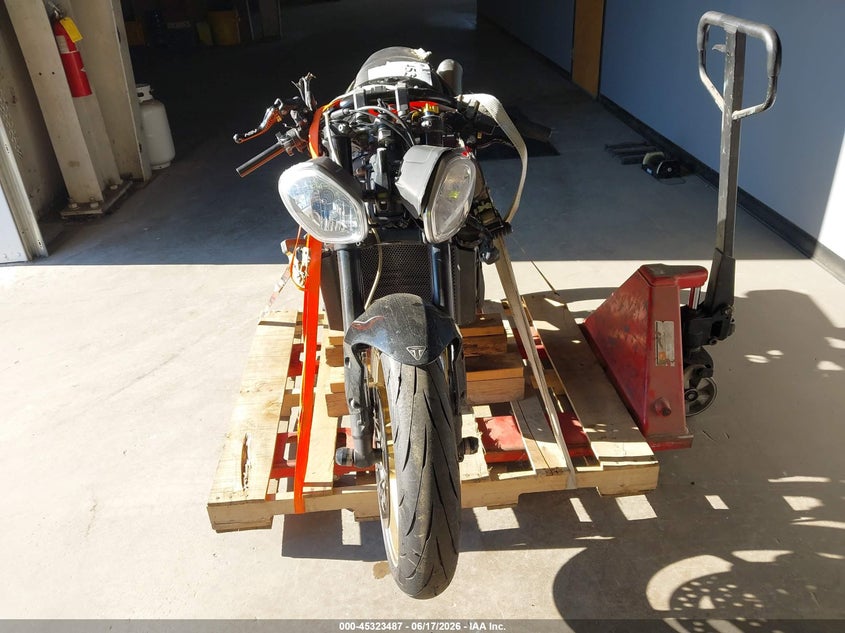 2012 Triumph motorcycle Street VIN SMTD02NE5CT531541 IAAI salvage auction — ROLLOVER, Clear (Virginia), sold $575 on 2026-07-07 (photo 5)