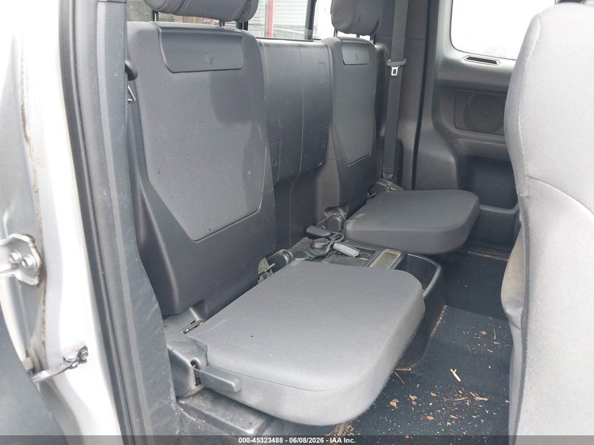 2017 Toyota Tacoma VIN 5TFSZ5AN4HX058394 IAAI salvage auction — FRONT END, Salvage (North Carolina), sold $11,900 on 2026-07-24 (photo 8)