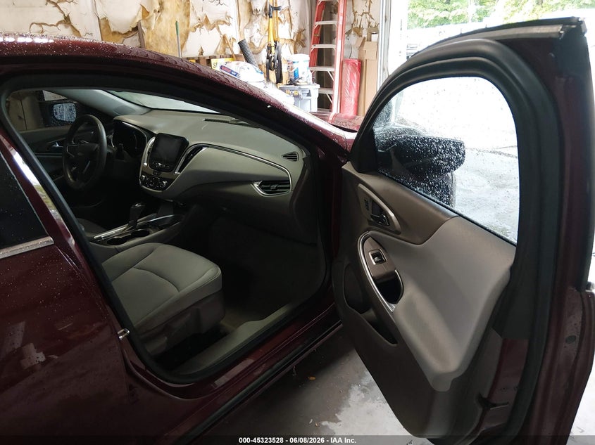 2016 Chevrolet Malibu VIN 1G1ZE5ST8GF282031 IAAI salvage auction — REAR END, Salvage (Kentucky), sold $800 on 2026-07-24 (photo 5)