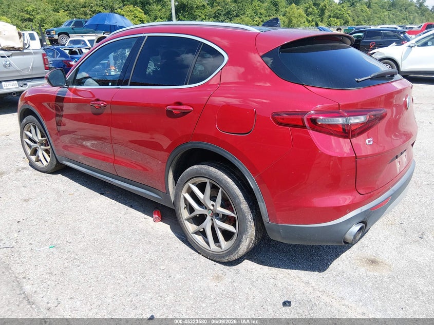 2018 Alfa romeo Stelvio VIN ZASFAKBN0J7B86733 IAAI salvage auction — RIGHT SIDE, Salvage Title, sold $75 on 2026-07-28 (photo 3)