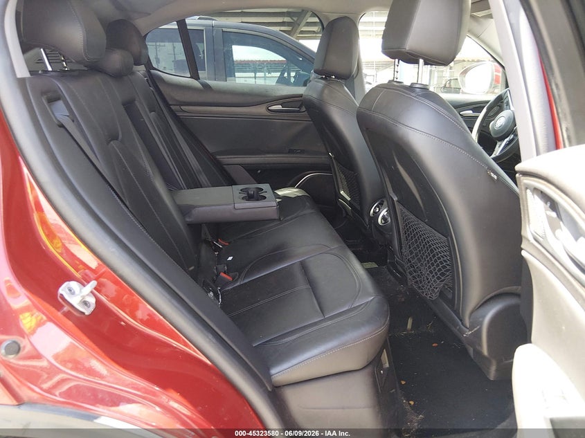 2018 Alfa romeo Stelvio VIN ZASFAKBN0J7B86733 IAAI salvage auction — RIGHT SIDE, Salvage Title, sold $75 on 2026-07-28 (photo 8)