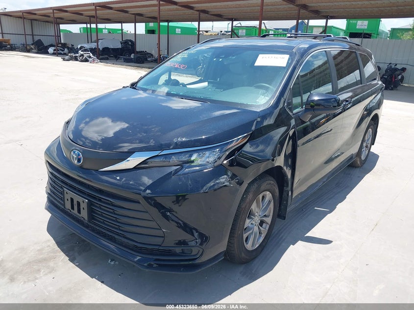 2025 Toyota Sienna VIN 5TDBSKFC4SS225683 IAAI salvage auction — SIDE, Salvage (New Jersey), sold $2,650 on 2026-07-29 (photo 2)