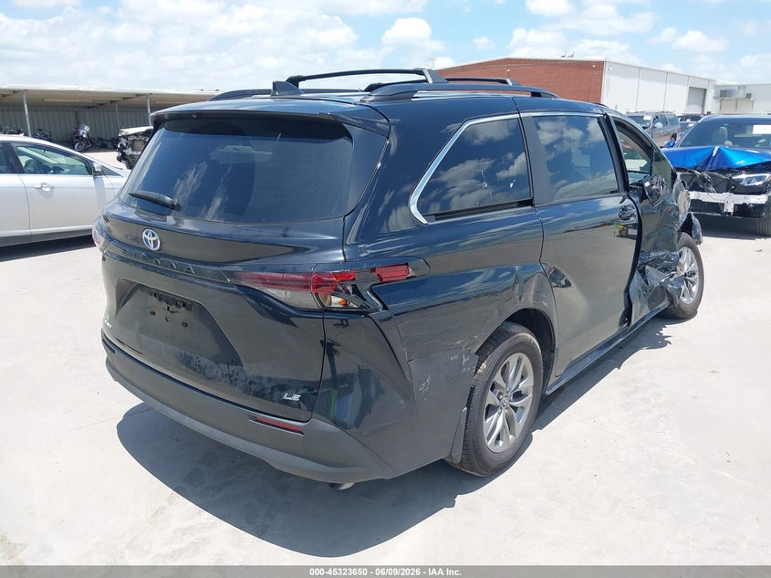 2025 Toyota Sienna VIN 5TDBSKFC4SS225683 IAAI salvage auction — SIDE, Salvage (New Jersey), sold $2,650 on 2026-07-29 (photo 4)