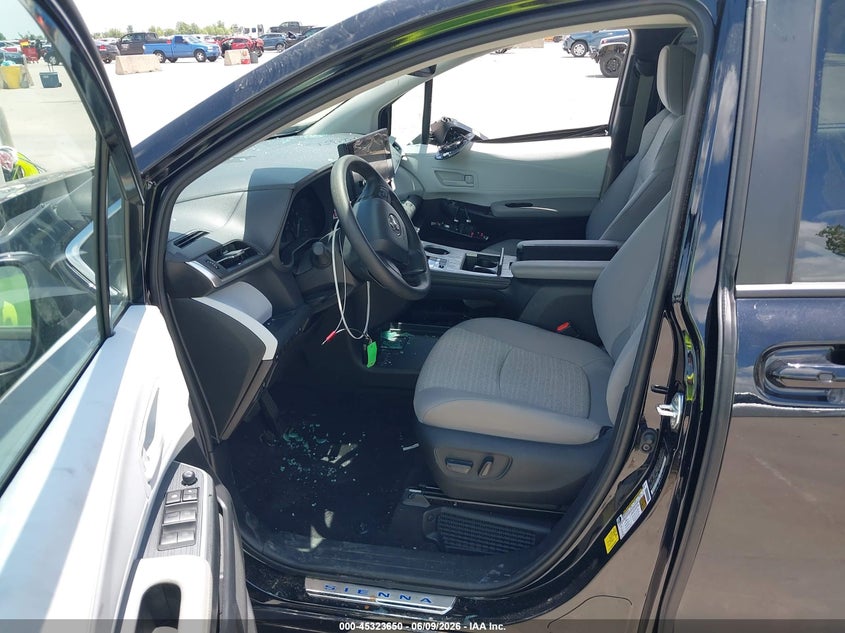 2025 Toyota Sienna VIN 5TDBSKFC4SS225683 IAAI salvage auction — SIDE, Salvage (New Jersey), sold $2,650 on 2026-07-29 (photo 5)
