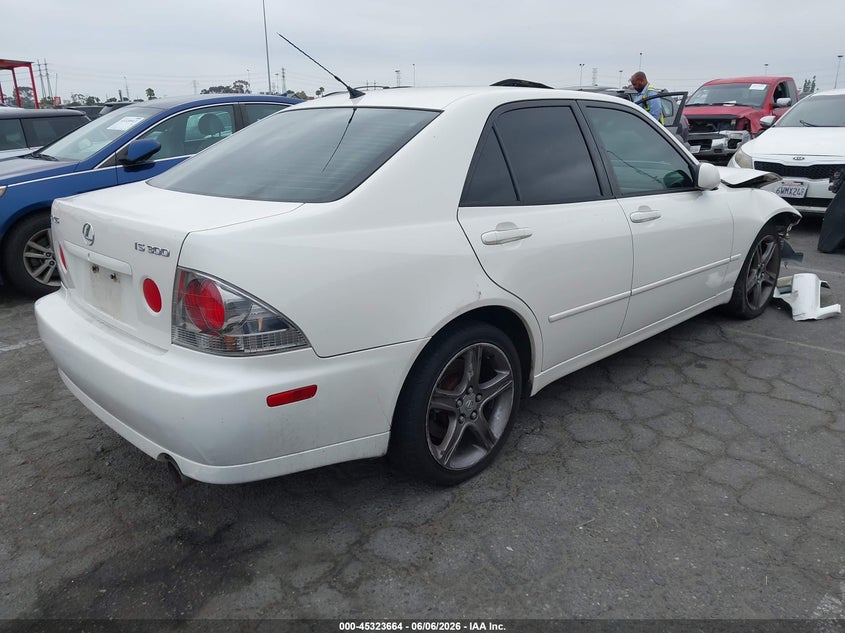 2001 Lexus Is VIN JTHBD182110026552 IAAI salvage auction — NORMAL WEAR, Salvage (California), sold $425 on 2026-07-09 (photo 4)