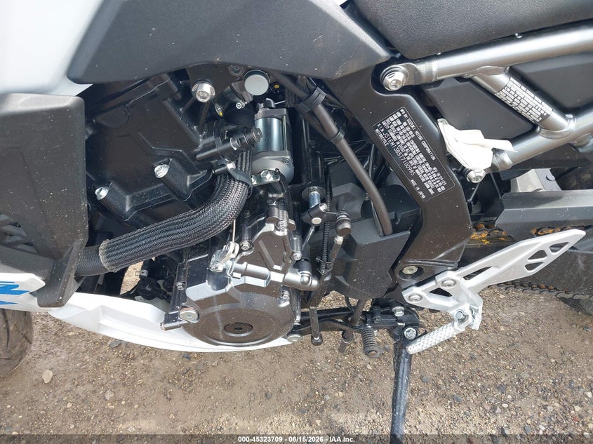 2026 Suzuki Gsx VIN JS1EM13B5T7100985 IAAI salvage auction — FRONT END, Salvage (Michigan), sold $1,850 on 2026-07-14 (photo 9)