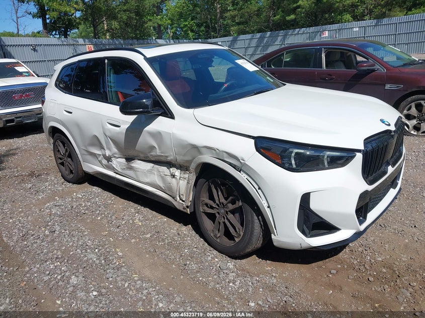 2025 BMW X1 VIN WBX13EF08S5341820 IAAI salvage auction — SIDE, Salvage Title, sold $12,700 on 2026-07-15 (photo 1)