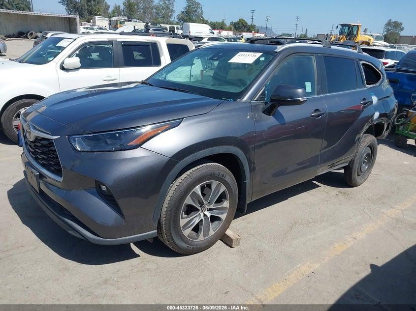 2024 Toyota Highlander VIN 5TDKDRBH0RS537935 IAAI salvage auction — LEFT REAR, Salvage Title, sold $8,600 on 2026-07-22 (photo 2)
