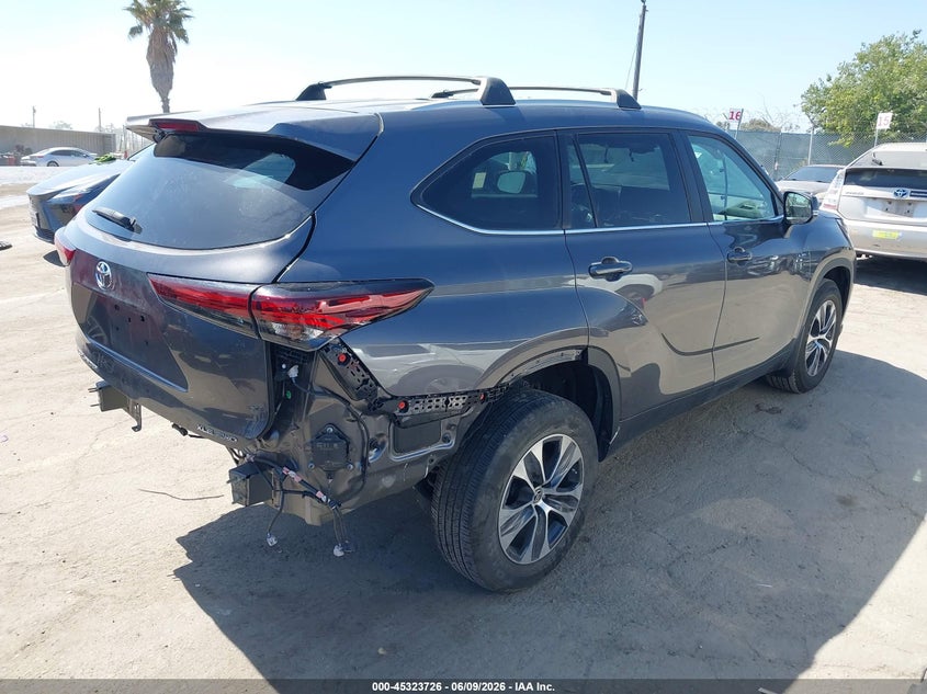 2024 Toyota Highlander VIN 5TDKDRBH0RS537935 IAAI salvage auction — LEFT REAR, Salvage Title, sold $8,600 on 2026-07-22 (photo 4)