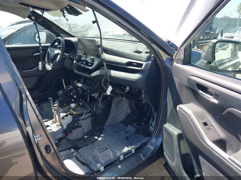 2024 Toyota Highlander VIN 5TDKDRBH0RS537935 IAAI salvage auction — LEFT REAR, Salvage Title, sold $8,600 on 2026-07-22 (photo 5)