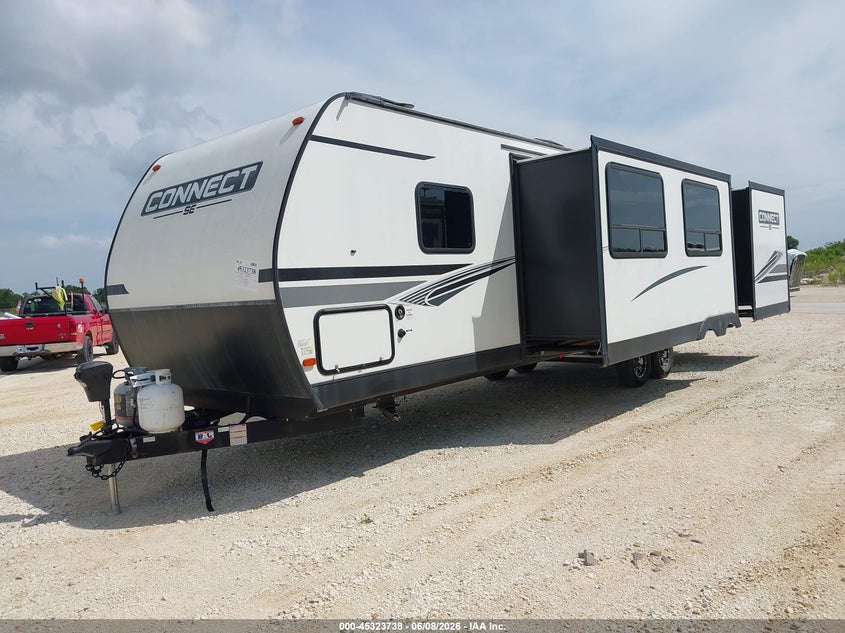 2021 Kz 312bhkse VIN 4EZTL3322M7061624 IAAI salvage auction — HAIL, Original (Texas), sold $9,100 on 2026-07-16 (photo 2)