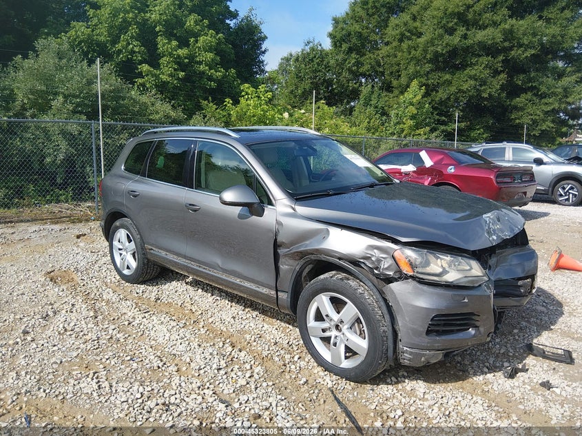2013 Volkswagen Touareg VIN WVGEP9BP0DD006651 IAAI salvage auction — FRONT END, Salvage Title, sold $25 on 2026-08-16 (photo 1)
